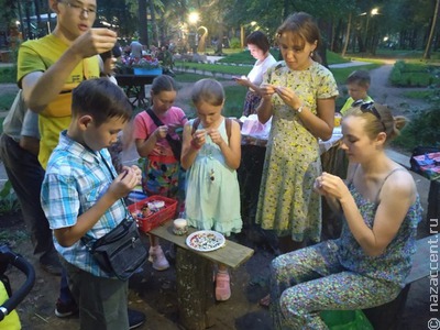 Марийские семьи сыграли в национальные игры и сплели браслеты из ракушек в Ижевске