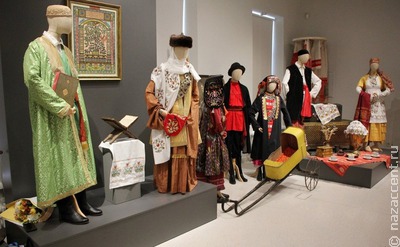 Традиционные костюмы народов Поволжья показали в Москве