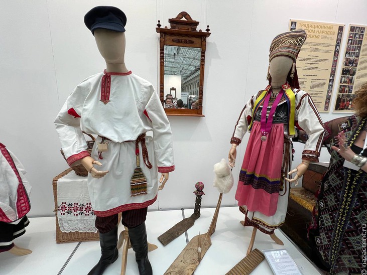 Выставка "Традиционный костюм народов Поволжья" в Москве - Национальный акцент