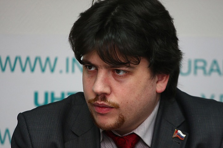 Предвыборный штаб Навального обнаружил связь между Собяниным и неонацистом Тесаком