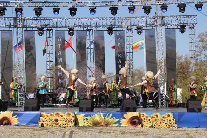 Абхазия и Южная Осетия примут участие в фестивале "Мир Кавказу" в Грозном