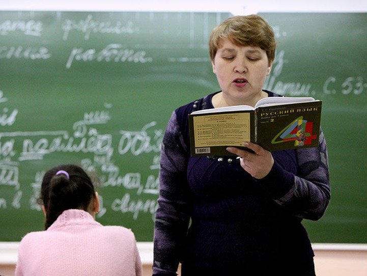Чечня попросила прислать в поселки республики учителей русского языка