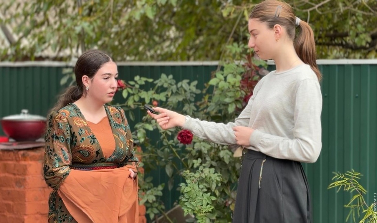 Встанем в круг плечом к плечу