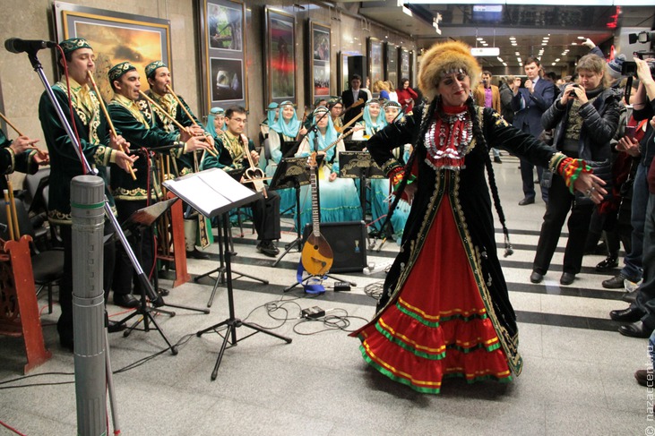Концерт башкирской этномузыки в московском метро - Национальный акцент