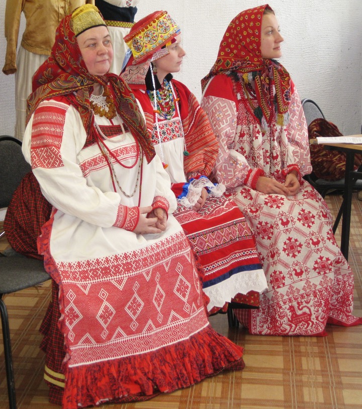 В Абакане демонстрируют старинные костюмы из Рязани