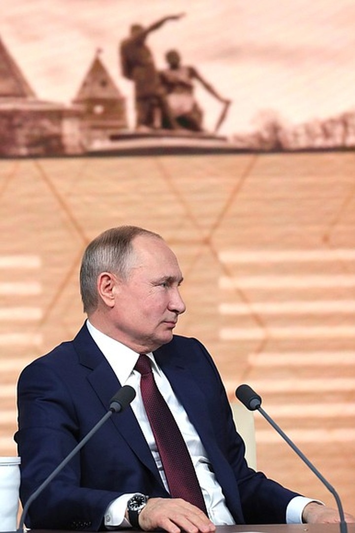 Путин: Мы мало уделяем внимания языкам, культуре и обычаям народов России