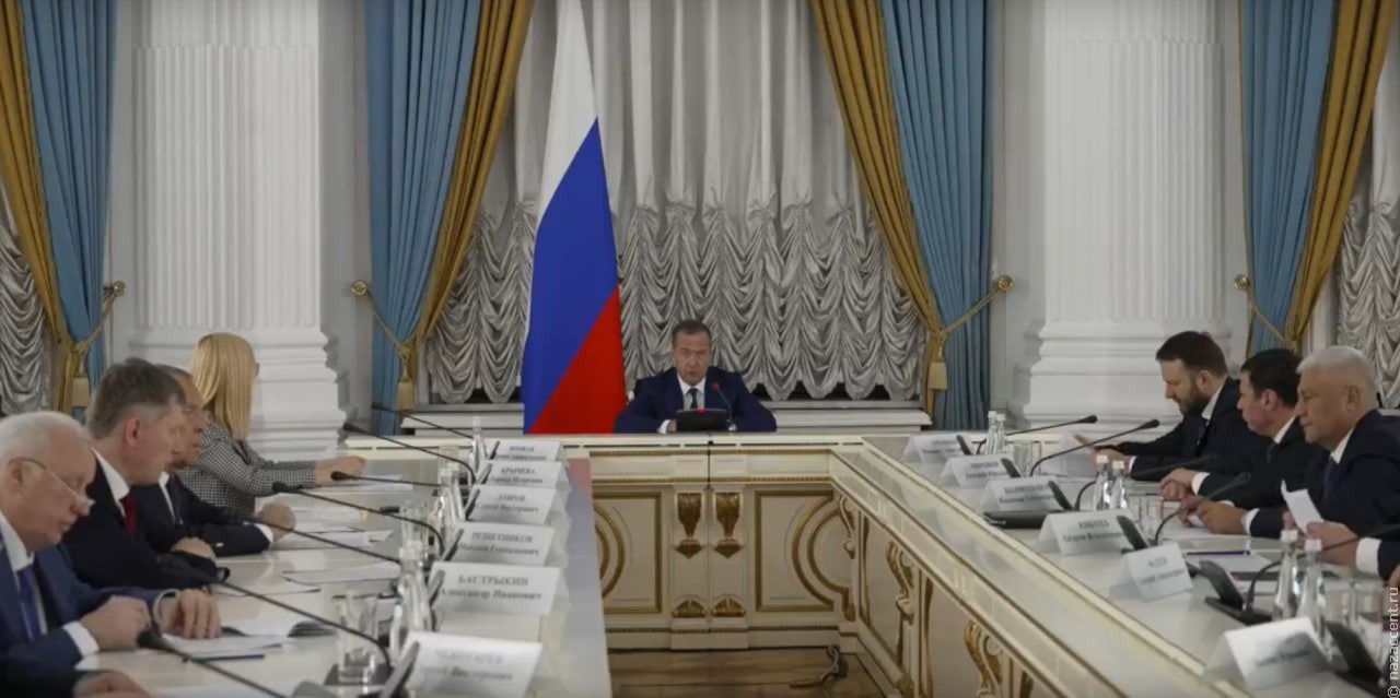 Дмитрий Медведев: В России нужна система организованного набора трудовых мигрантов