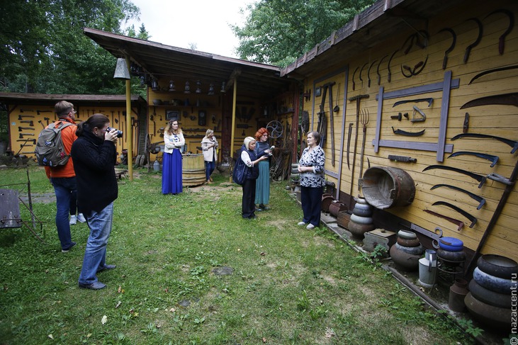 Медовый хуторок в Псковской области - Национальный акцент