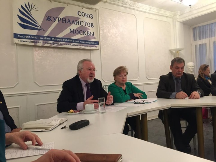 Гусев: Национализм в соцсетях процветает из-за политики властей в отношении официальных СМИ