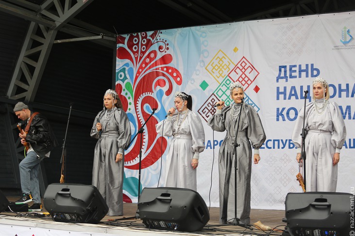 Финалисты проекта "Звук Евразии" на Дне национального костюма в Уфе - Национальный акцент