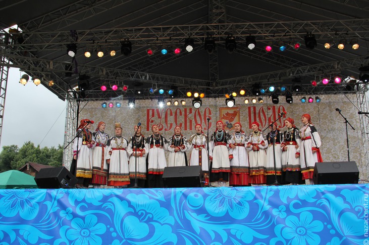 Выступления фольклорных коллективов на "Русском поле" - Национальный акцент