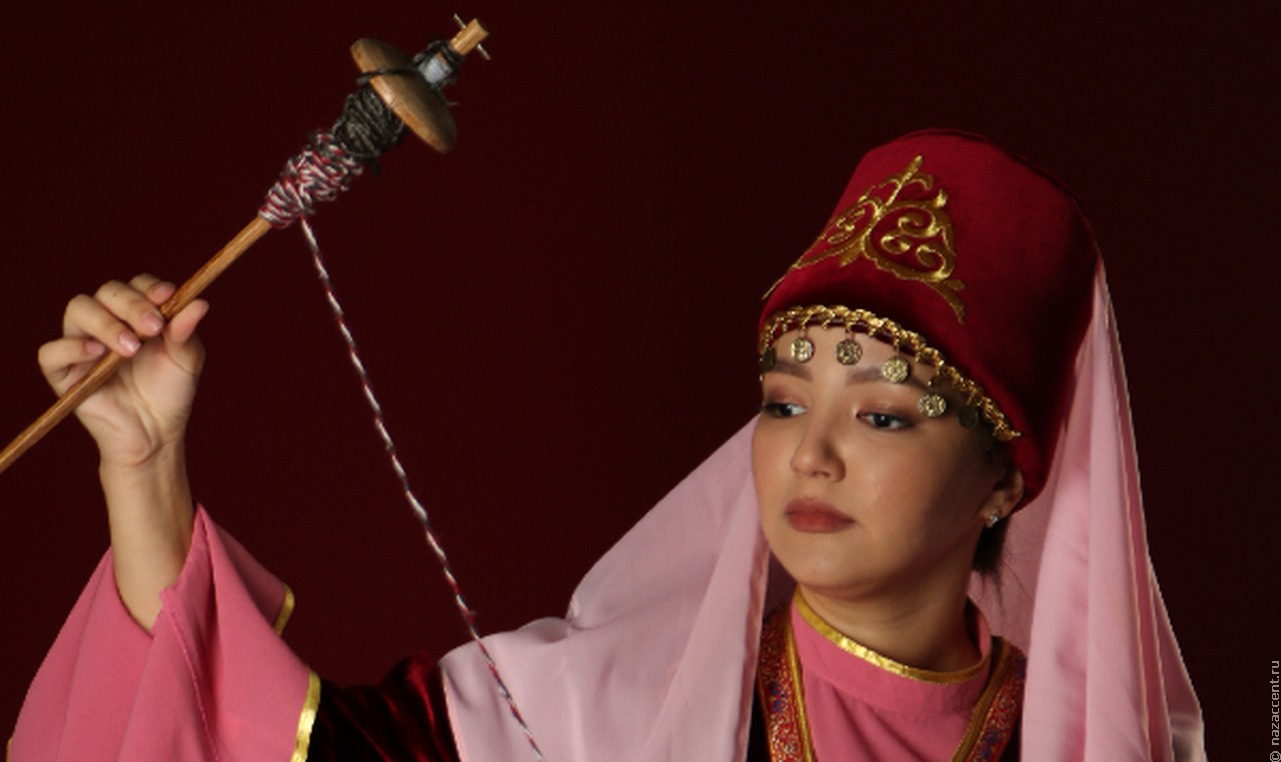 В Астрахани провели фотосессию молодежи в ногайских народных костюмах
