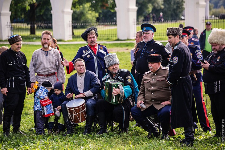 Казачий праздник народных единоборств в Великом Новгороде - Национальный акцент