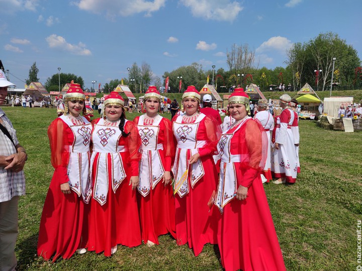 Татарстанские молодожены сыграли свадьбу по чувашским обычаям