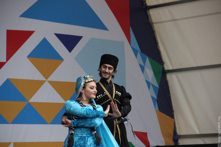 Азербайджанский праздник "Гранат" в Москве - Национальный акцент