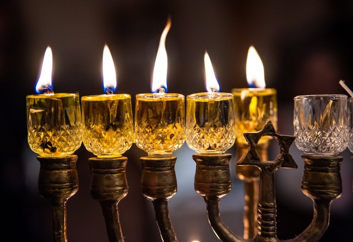 Берл Лазар зажжет первую ханукальную свечу без участия верующих