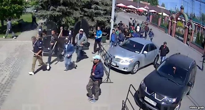 СМИ: Полиция в Москве ищет скопления недовольных мигрантов