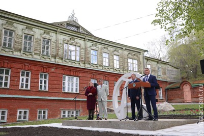 В Ульяновске появился памятник чувашскому алфавиту