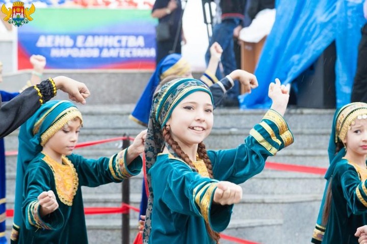 День единства народов Дагестана отметят концертами и фейерверком