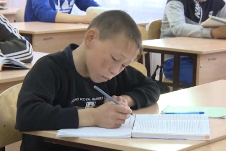 На Ямале оленевод-школьник спас тонущего пастуха с помощью тынзяна