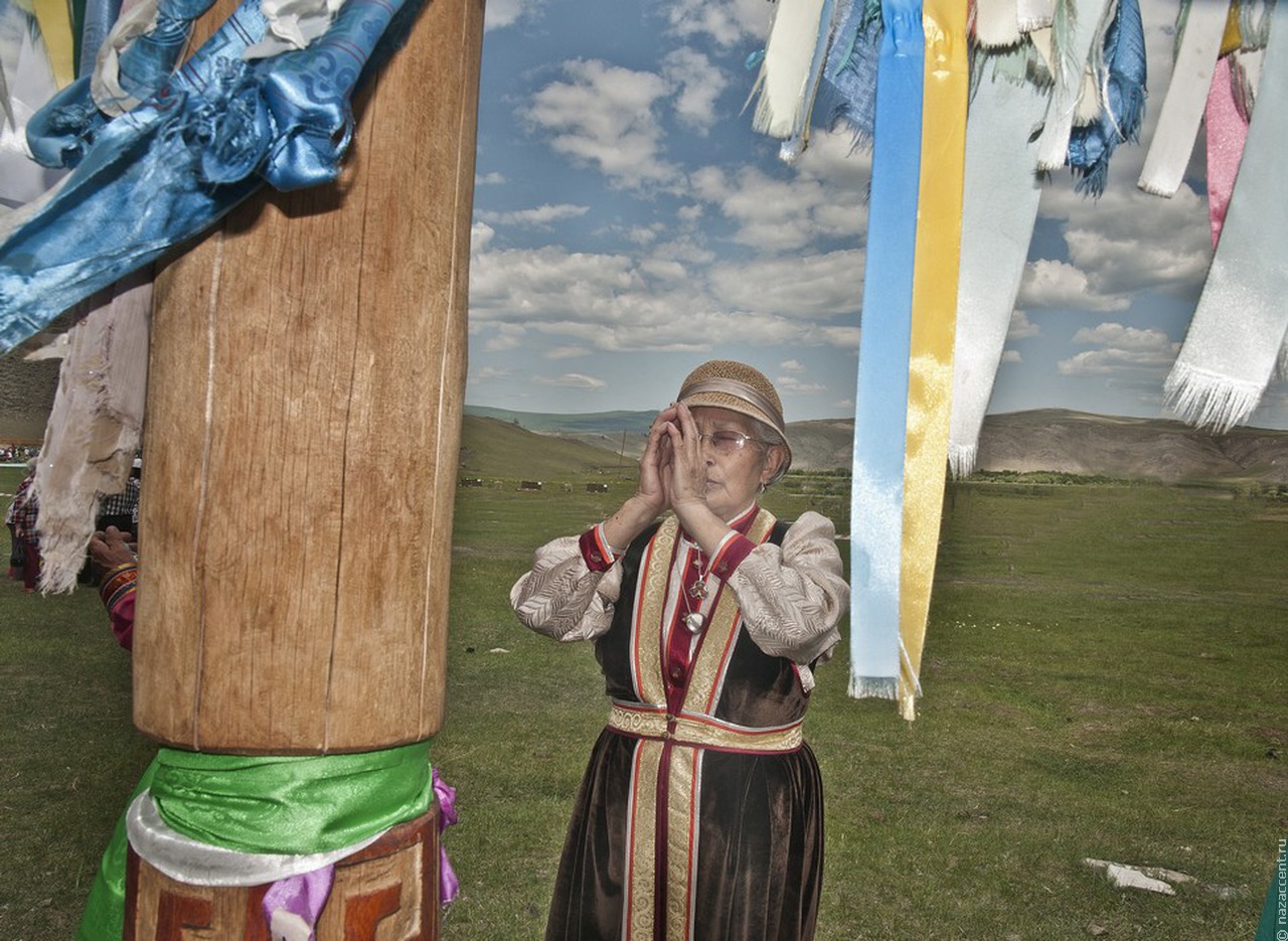 На острове Ольхон на Байкале обрушился один из священных столбов
