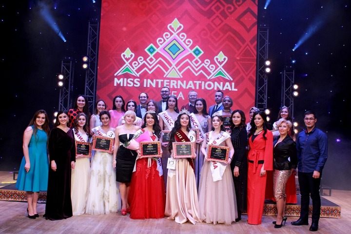 На конкурсе этнической красоты "Miss International Ufa" победила девушка из Таджикистана