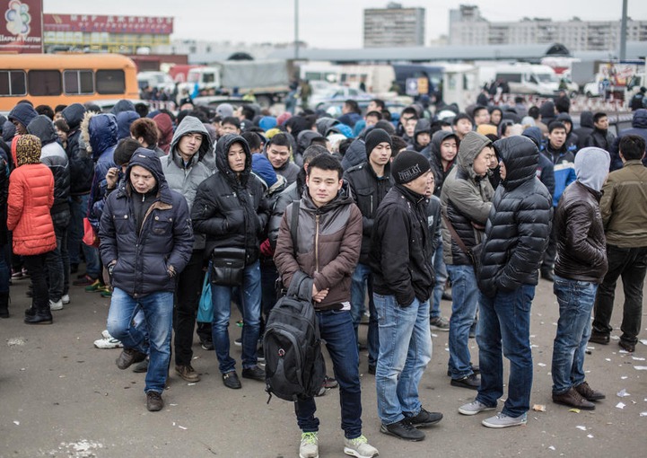 Приток мигрантов в Россию сократился на 19% за год