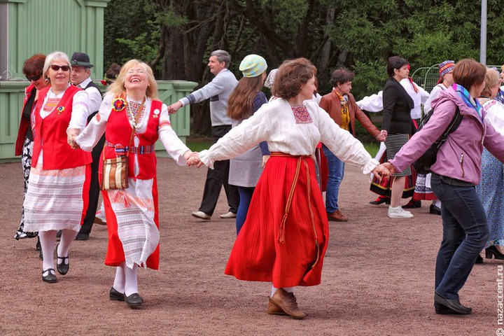 Выставка костюмов ингерманландских финнов откроется на фестивале в Карелии
