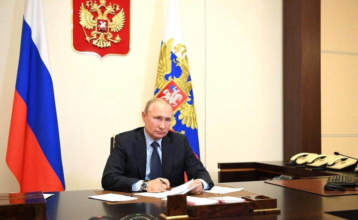 Владимир Путин объявил о выделении дополнительных грантов для НКО, которые борются с коронавирусом и его последствиями