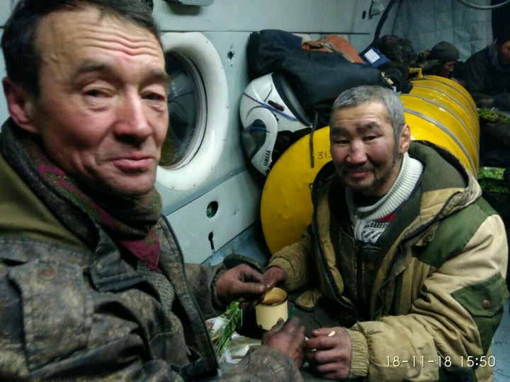 Восьмерых якутских оленеводов спасли с дрейфующей льдины