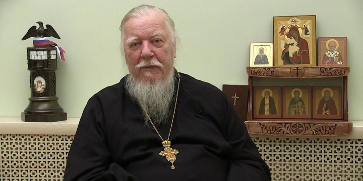 Протоиерея Смирнова госпитализировали с подозрением на коронавирус