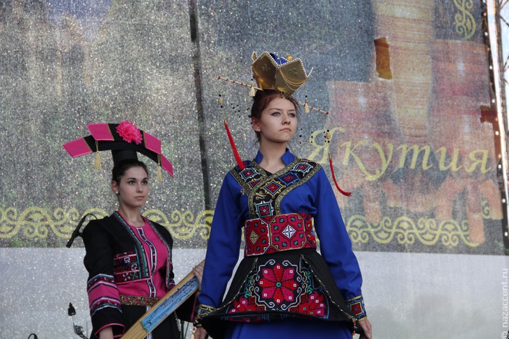 Фестиваль национального костюма в рамках конкурса "Этно-Эрато" - Национальный акцент