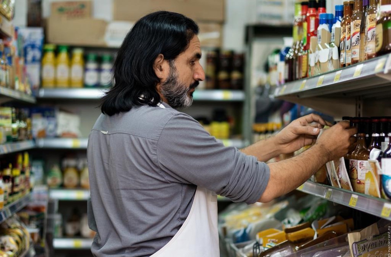 В Белгородской области мигрантам запретили работать продавцами и водителями