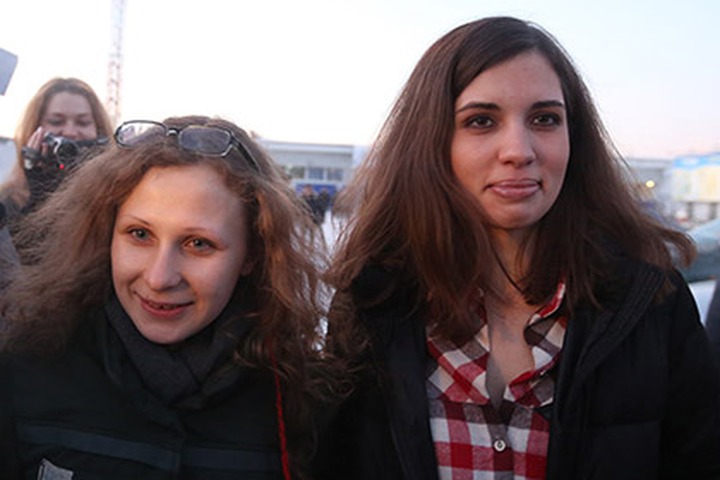 Напавших на Pussy Riot казаков ждет административное наказание