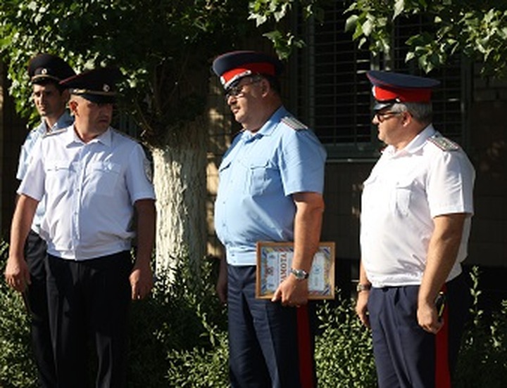 Волгоградских казаков-дружинников поблагодарили за несение службы