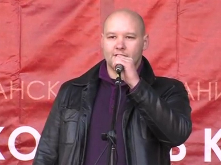 Даниил Константинов призвал русских националистов не бить дворников, а заняться политикой