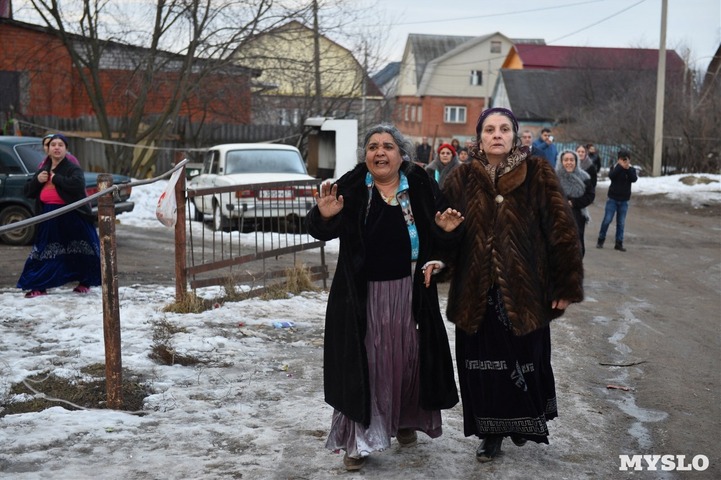 В поселке Плеханово стали собирать подписи за выселение цыган