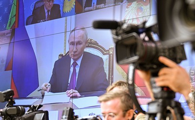 Владимир Путин призвал вузы создать факультеты русского языка и литературы
