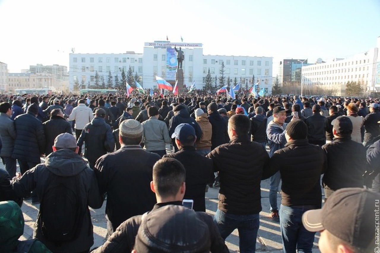 Якутянки устроили массовый осуохай на площади в Якутске