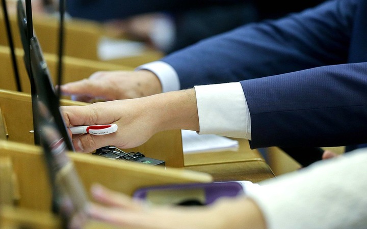 Госдума в окончательном чтении приняла закон о смягчении 282-й статьи