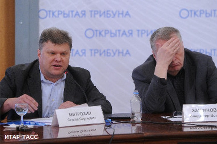 Лидер "Яблока" требует привлечь Жириновского по 282 статье за предложение оградить Кавказ колючей проволокой