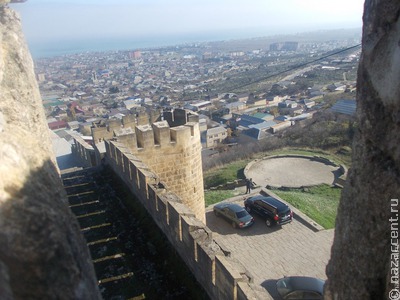 В Дагестане из-за дождей разрушилась часть крепостной стены XIX века