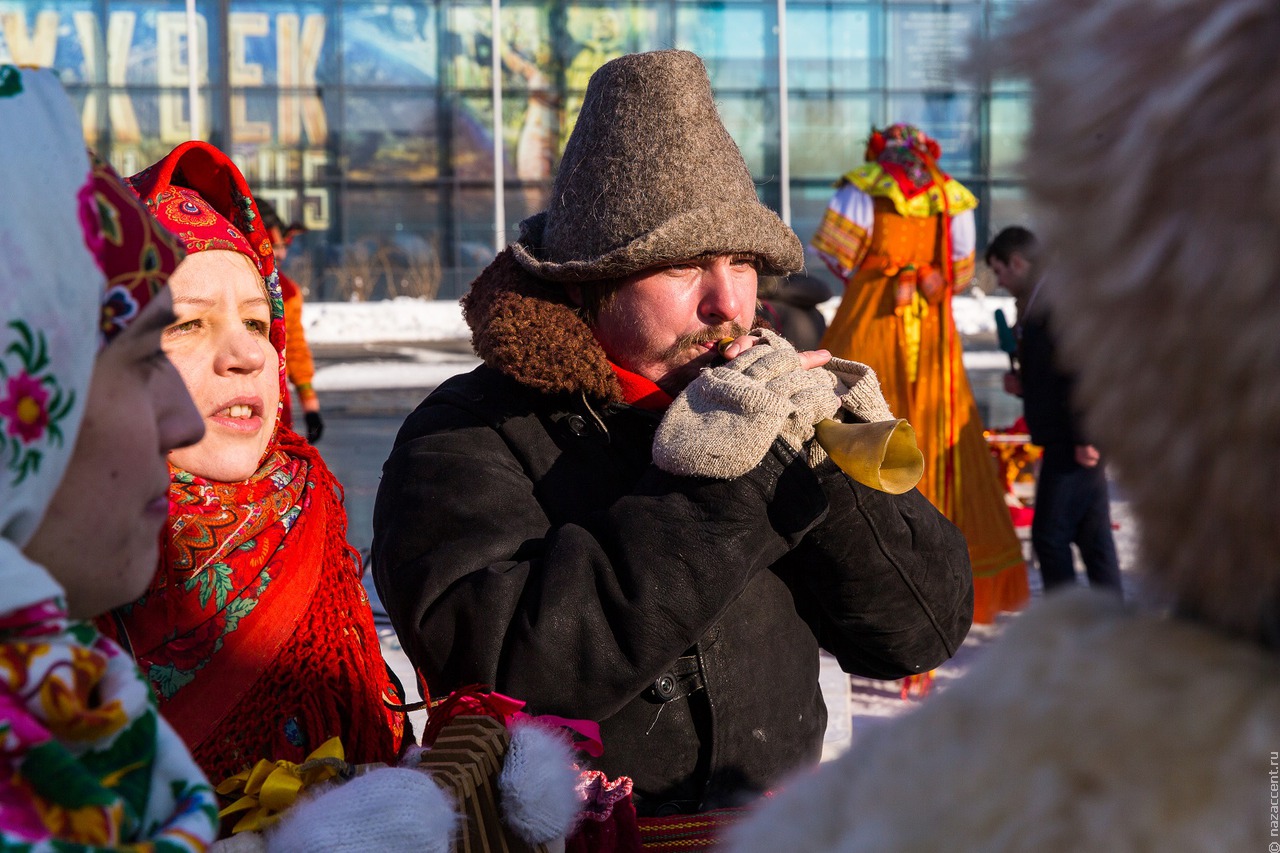Русскими блинами и удмуртскими перепечами угостят посетителей новогодней ярмарки в Москве