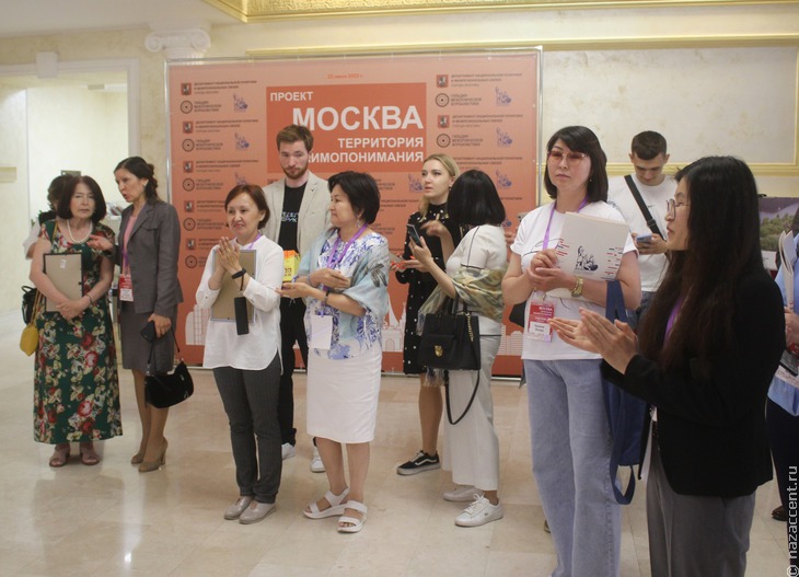 Выставка новых работ конкурса "Дети России" в Москве - Национальный акцент