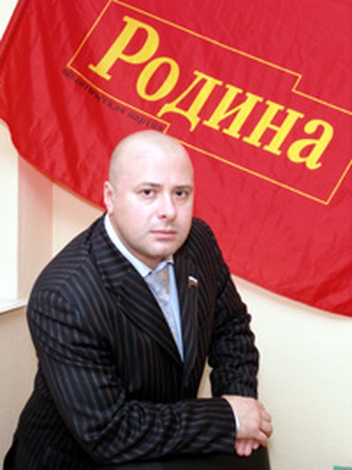Демушкин подаст заявление в СК на бывшего члена партии "Родина" за обвинения в нацизме