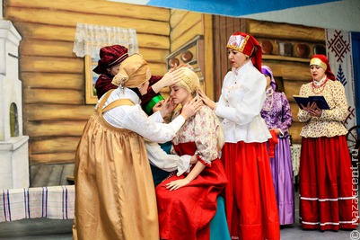 В Красноярске прошел праздник с национальными свадьбами семи народов