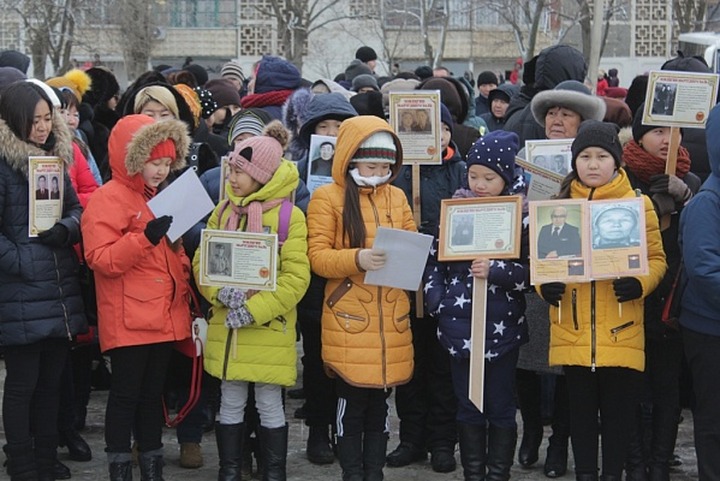 Память жертв депортации калмыцкого народа почтили в Калмыкии