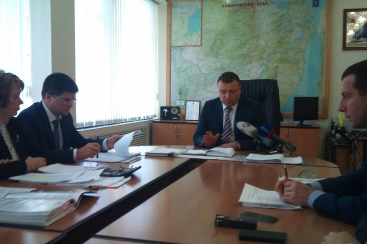 Минстрой и национальные общины Хабкрая помогли найти работу застрявшим в регионе мигрантам