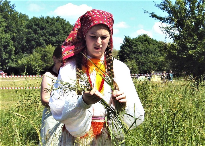 Целовальные игры и молодецкие забавы устроят на "Курских гуляньях"
