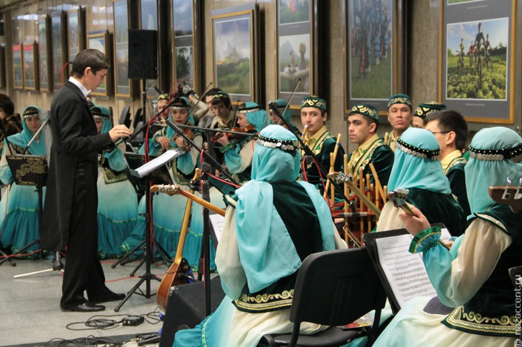 Концерт башкирской этномузыки в московском метро - Национальный акцент